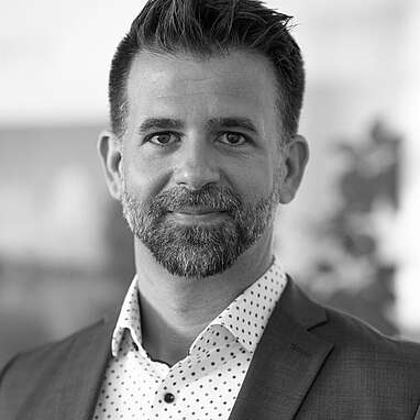 Portrait von Tim Roßky